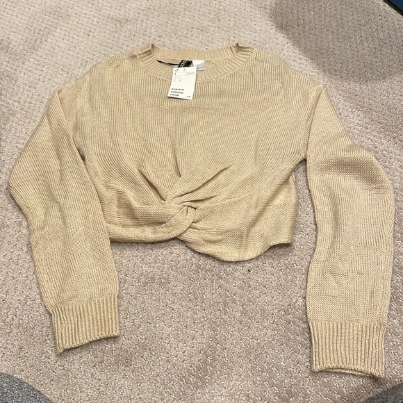 NEW H&M Divided Knit Sweater - Picture 1 of 5